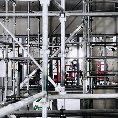 工場の足場取り付けも可能！